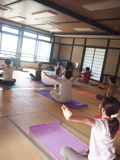 onsen_yoga.jpg
